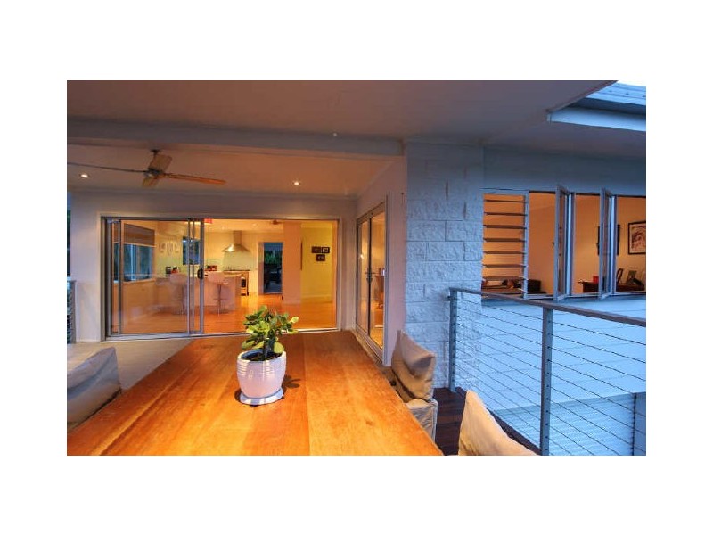 27 Duignan Street, Whitfield QLD 4870