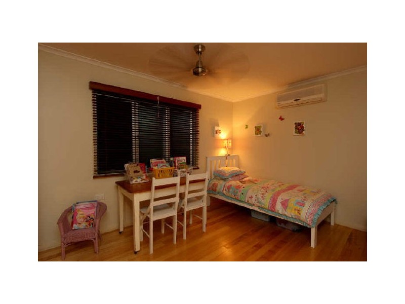 27 Duignan Street, Whitfield QLD 4870