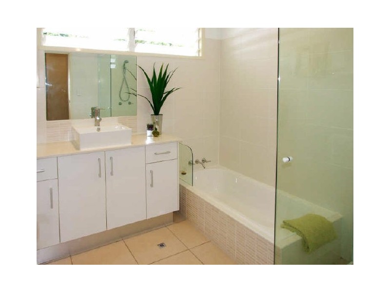 27 Duignan Street, Whitfield QLD 4870