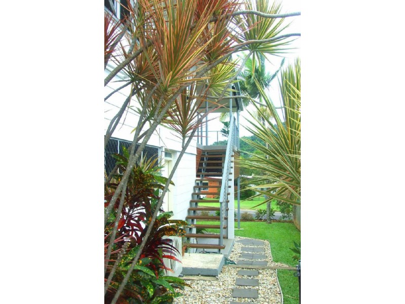 27 Duignan Street, Whitfield QLD 4870