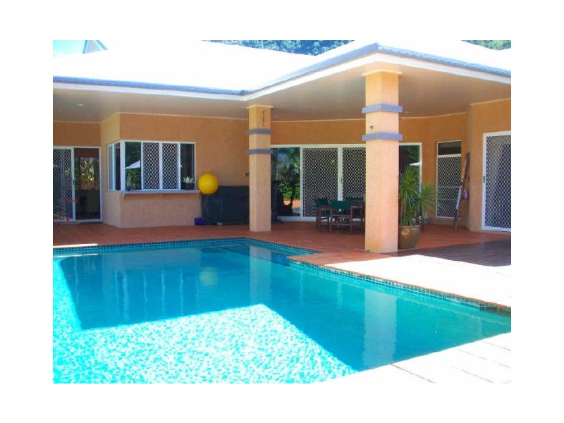 17 Olfersia Court, Mooroobool QLD 4870