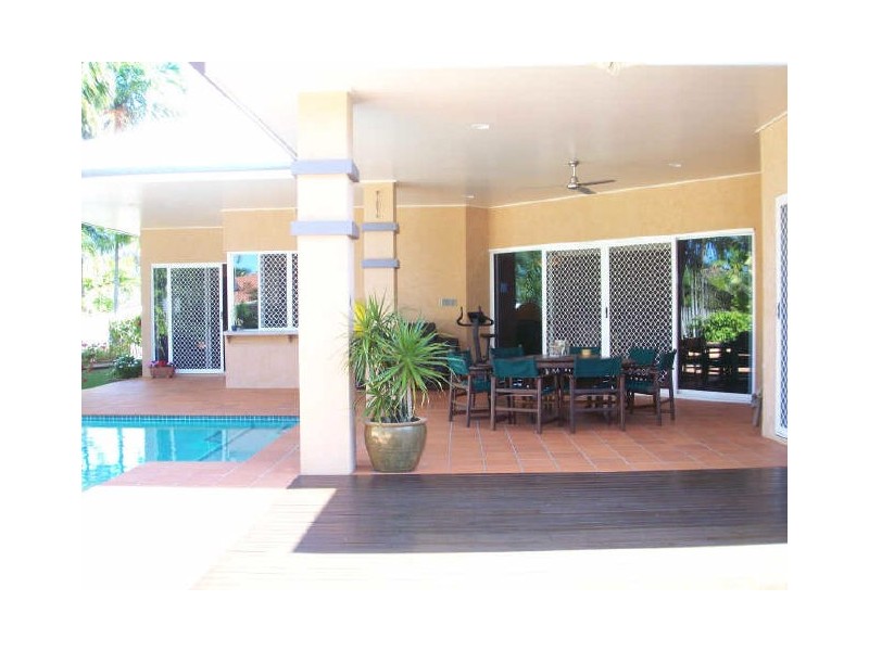 17 Olfersia Court, Mooroobool QLD 4870