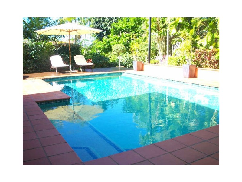 17 Olfersia Court, Mooroobool QLD 4870