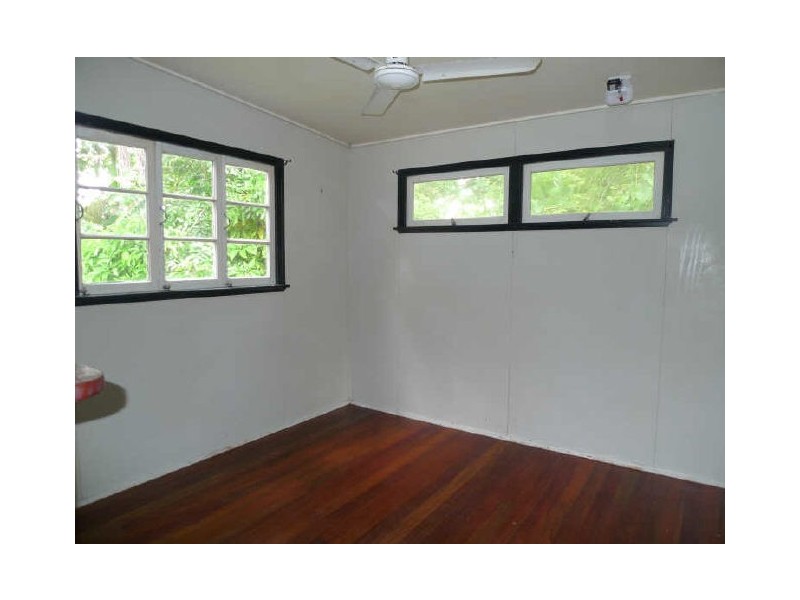 114 Callaghan Street, Mooroobool QLD 4870