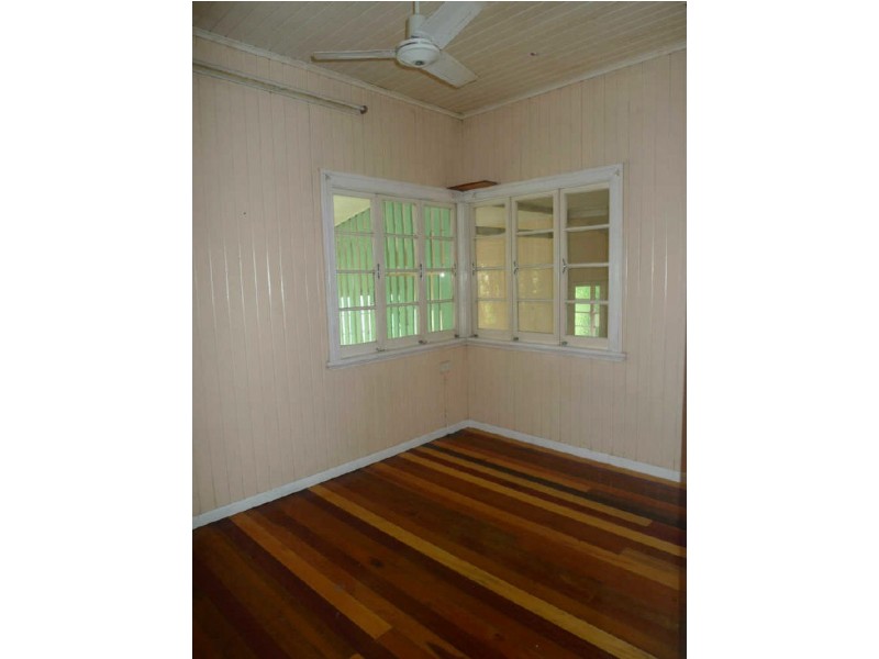 114 Callaghan Street, Mooroobool QLD 4870