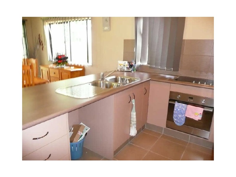 10 Kingsley Close, White Rock QLD 4868