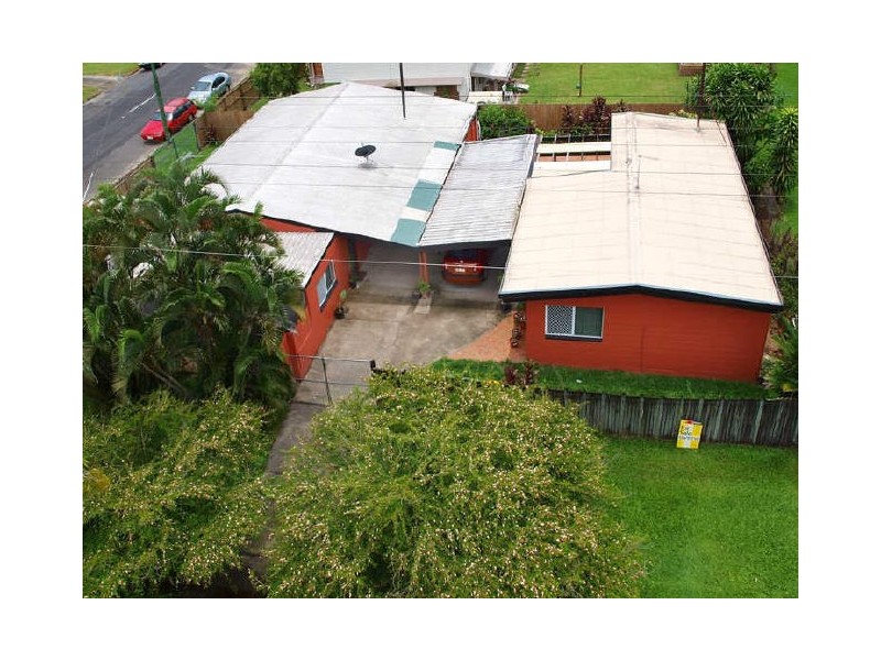 27 Smallwood Street, Mooroobool QLD 4870