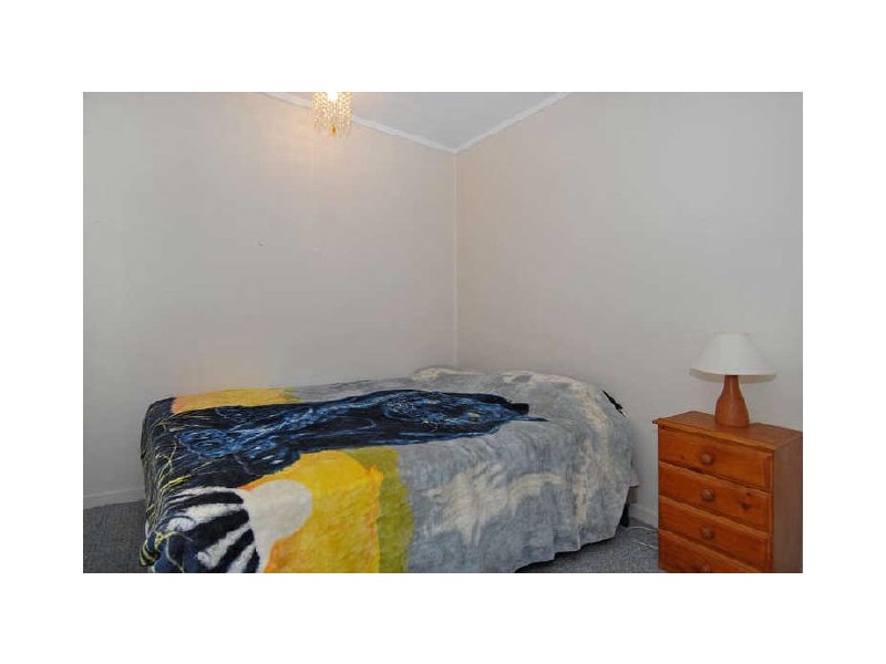 27 Smallwood Street, Mooroobool QLD 4870
