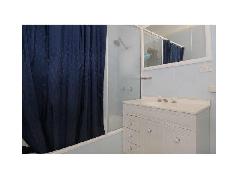 27 Smallwood Street, Mooroobool QLD 4870