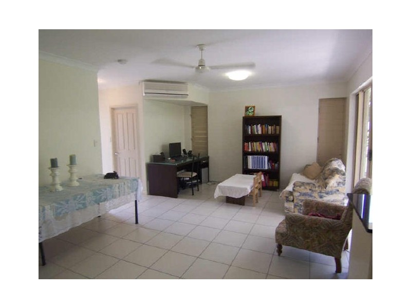 1/12 Old Smithfield Road, Freshwater QLD 4870