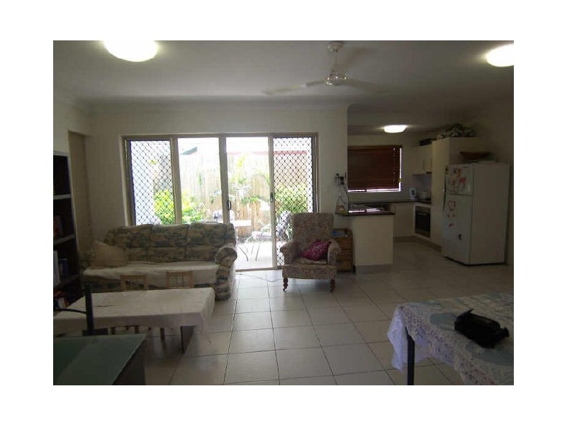 1/12 Old Smithfield Road, Freshwater QLD 4870