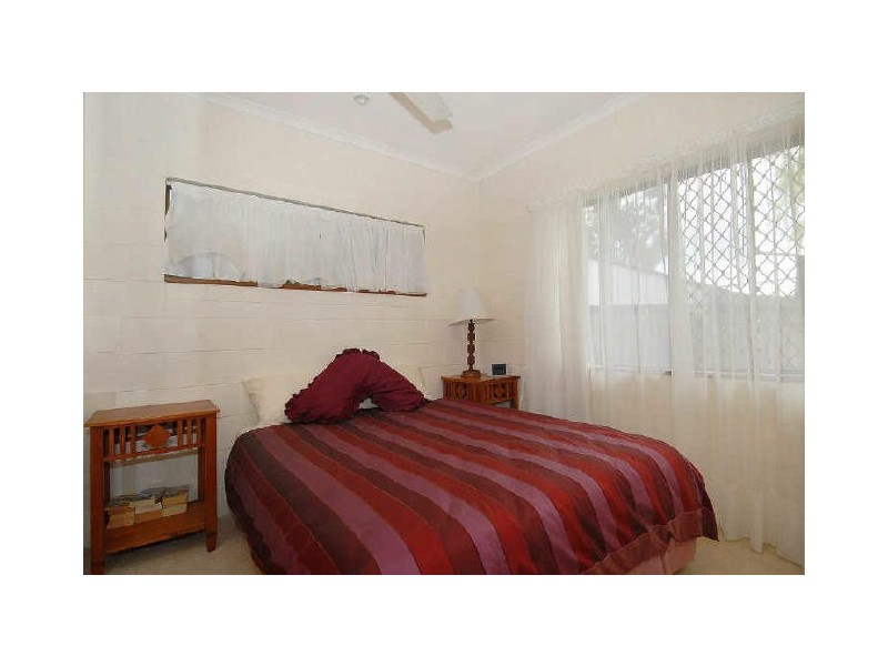 5 Beatrice Street, Mooroobool QLD 4870