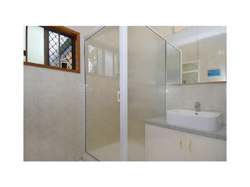 5 Beatrice Street, Mooroobool QLD 4870