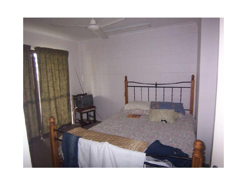 2/5 Pioneer Street, Manoora QLD 4870