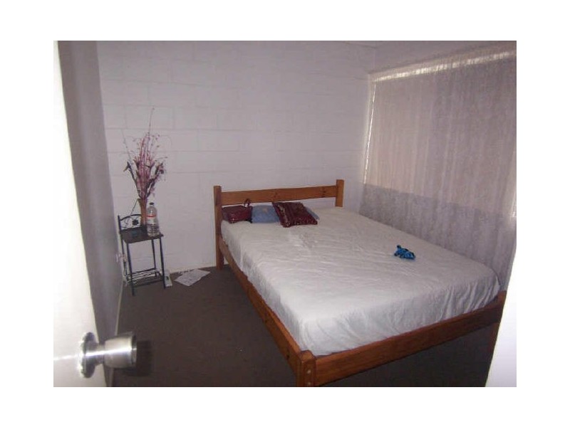 2/5 Pioneer Street, Manoora QLD 4870