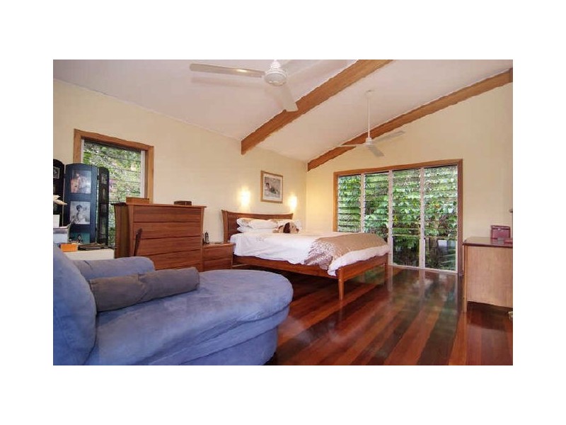 17 Sun Street, Brinsmead QLD 4870