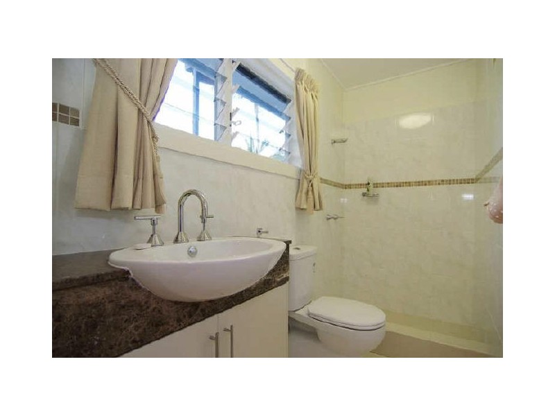 17 Sun Street, Brinsmead QLD 4870