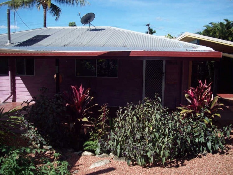 9 Witney Street, Manoora QLD 4870
