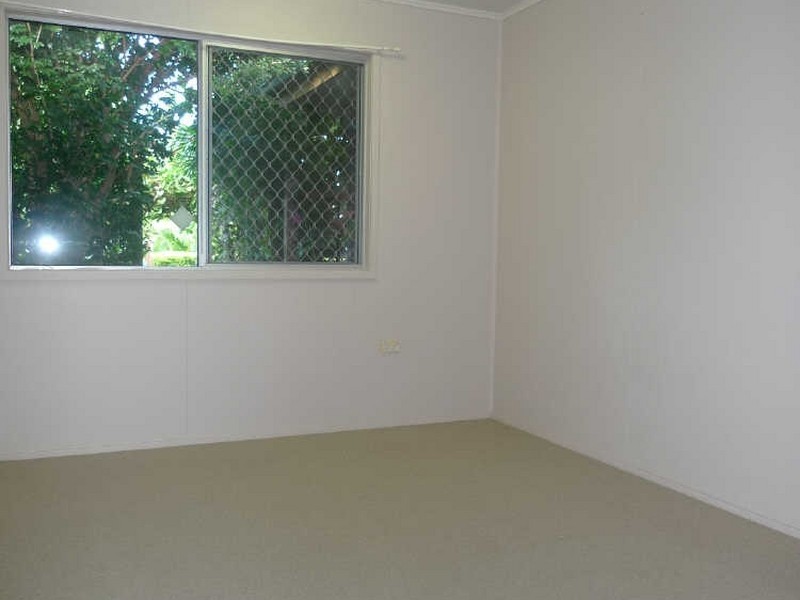 9 Witney Street, Manoora QLD 4870