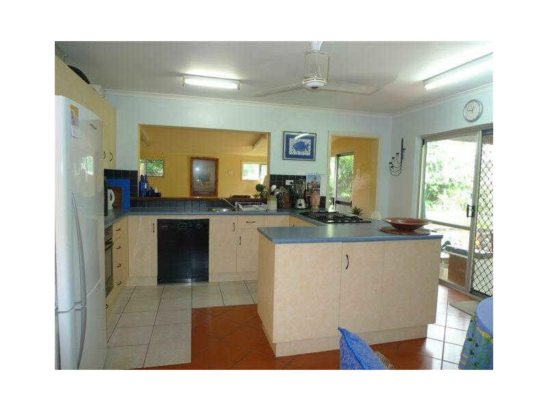 5 Lennon Street, Westcourt QLD 4870