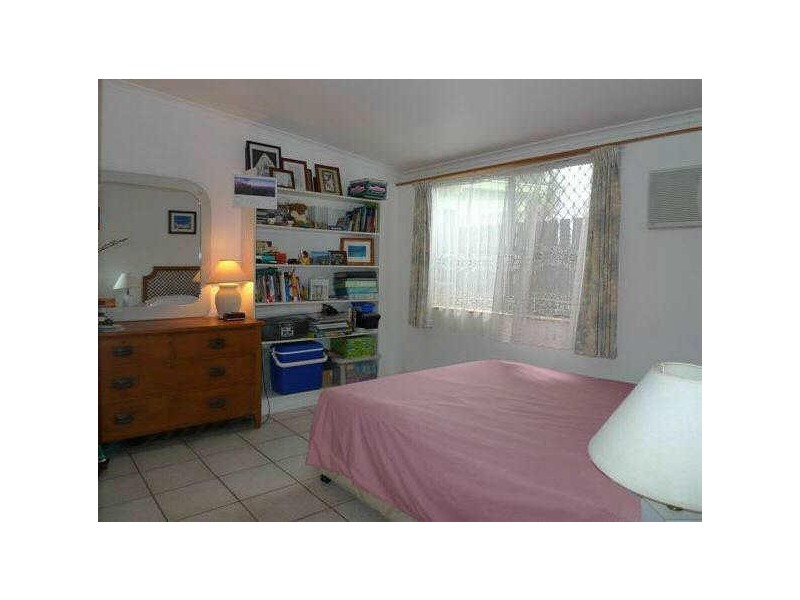 5 Lennon Street, Westcourt QLD 4870