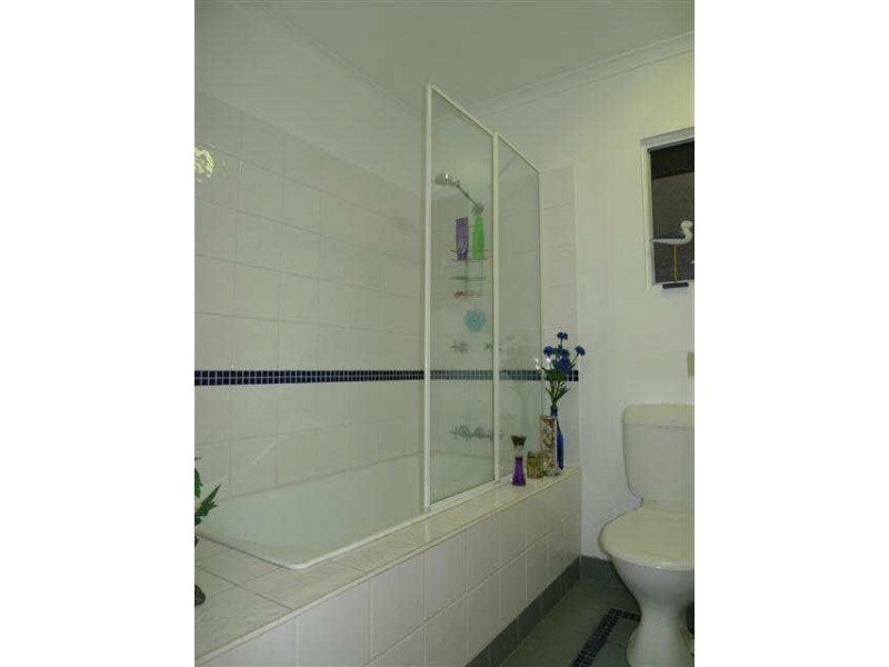 5 Lennon Street, Westcourt QLD 4870