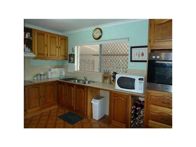 5 Lennon Street, Westcourt QLD 4870