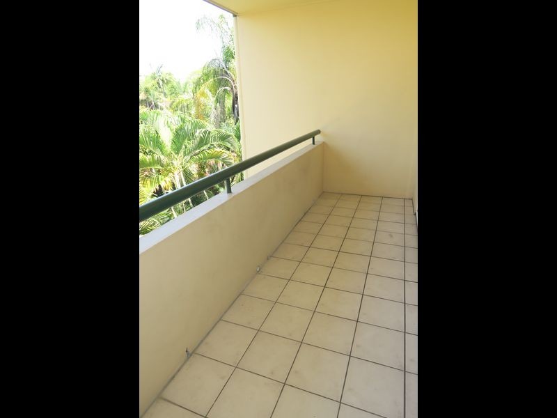 214/191 Mcleod Street, Cairns North QLD 4870