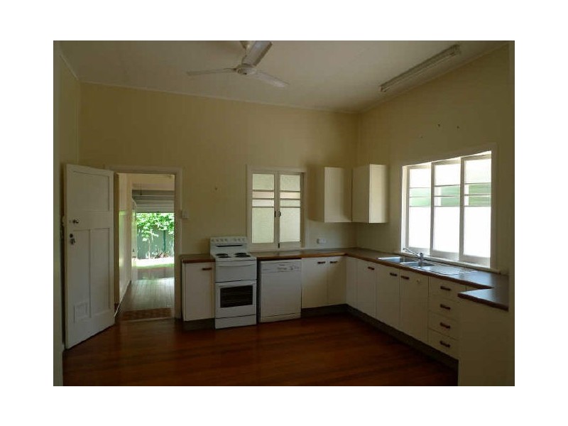 17 Macnamara Street, Manunda QLD 4870