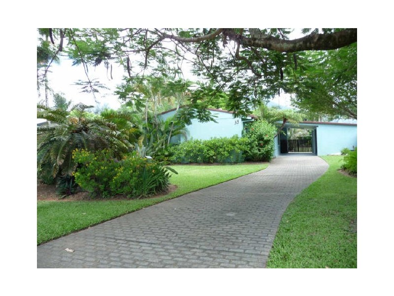 35 Hobson Drive, Brinsmead QLD 4870