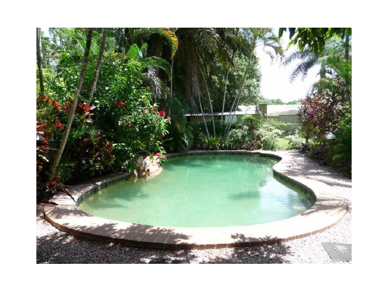 35 Hobson Drive, Brinsmead QLD 4870