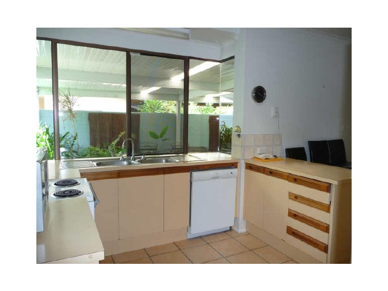 35 Hobson Drive, Brinsmead QLD 4870