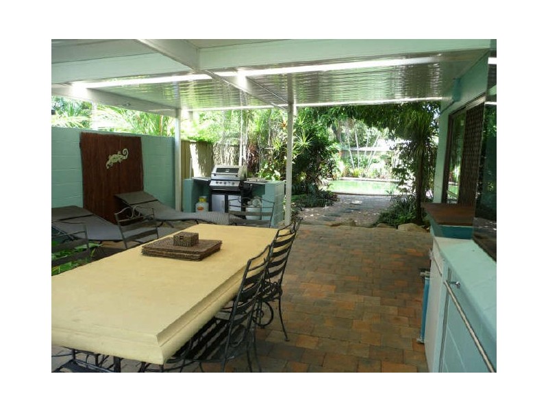 35 Hobson Drive, Brinsmead QLD 4870
