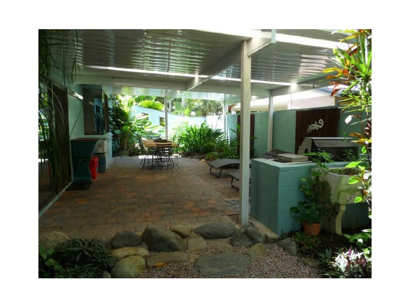 35 Hobson Drive, Brinsmead QLD 4870