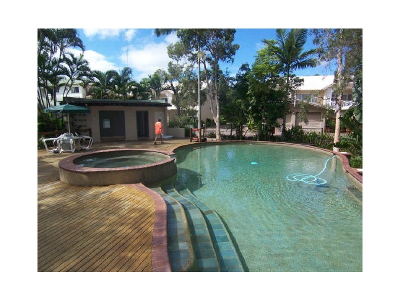 32/34 Patience Street (cnr Mayers St), Manunda QLD 4870