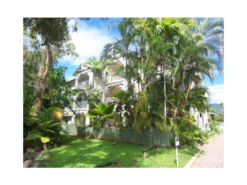 32/34 Patience Street (cnr Mayers St), Manunda QLD 4870