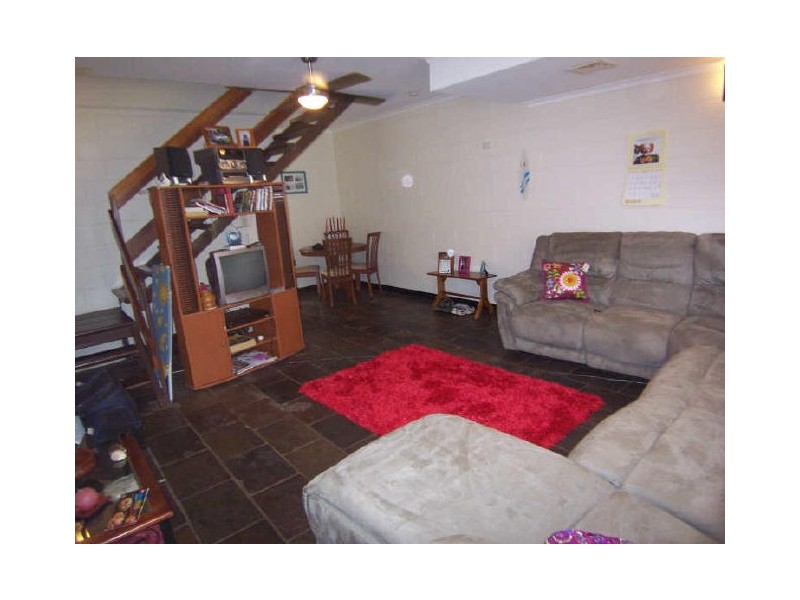 4/5 Pioneer Street, Manoora QLD 4870