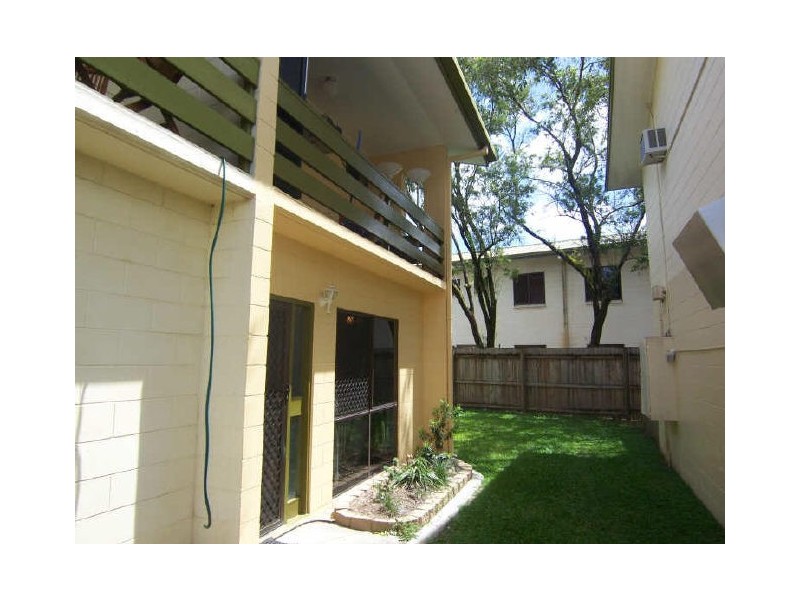 4/5 Pioneer Street, Manoora QLD 4870