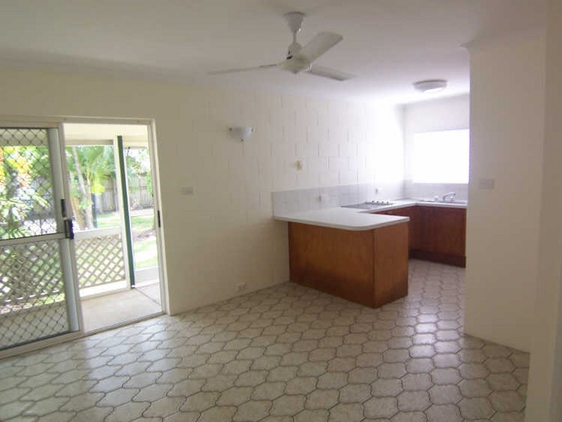 9/36-38 Old Smithfield Road, Freshwater QLD 4870