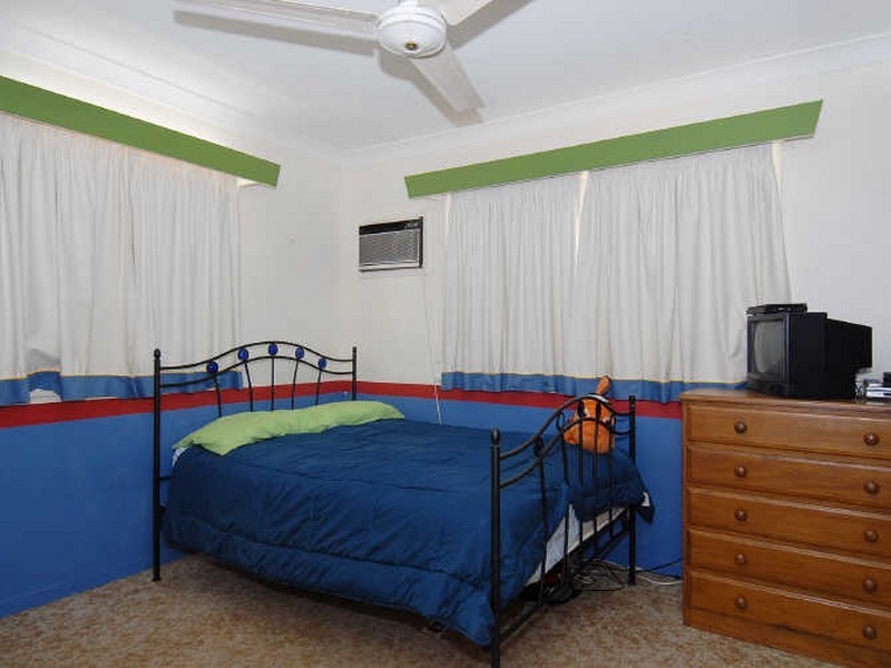 10 Fairview Street, Bayview Heights QLD 4868