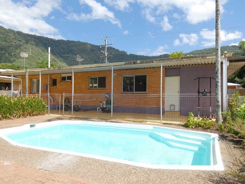10 Fairview Street, Bayview Heights QLD 4868