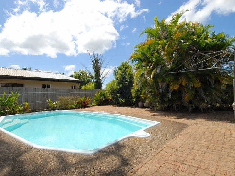 10 Fairview Street, Bayview Heights QLD 4868