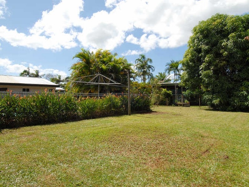 10 Fairview Street, Bayview Heights QLD 4868