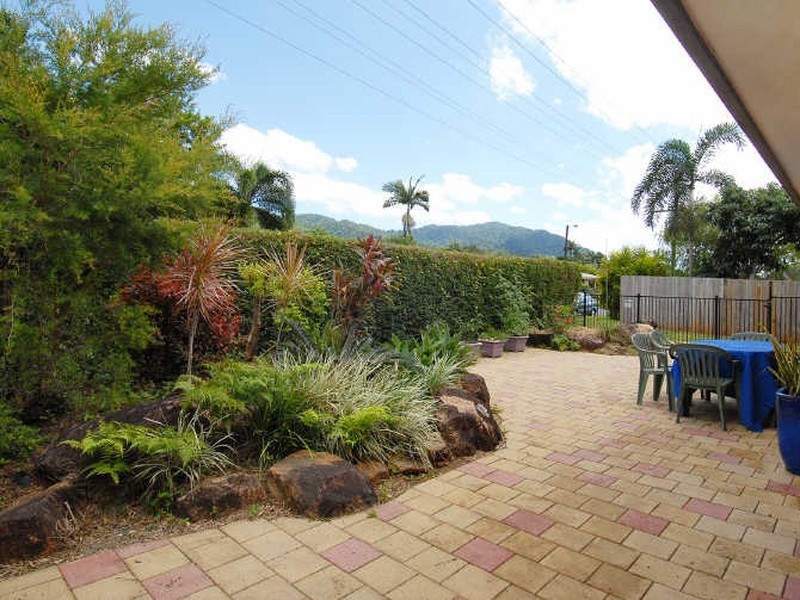 10 Fairview Street, Bayview Heights QLD 4868