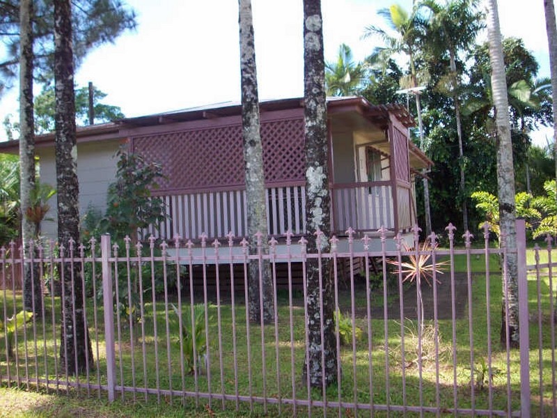 2 Moignard Street, Manoora QLD 4870