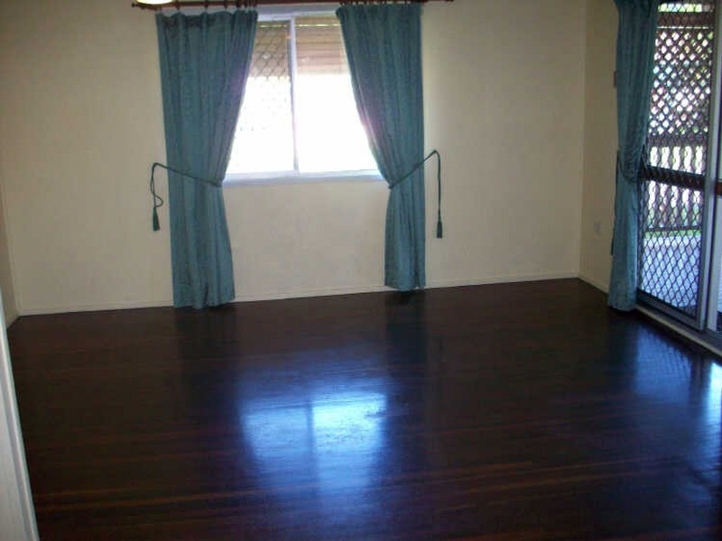 2 Moignard Street, Manoora QLD 4870