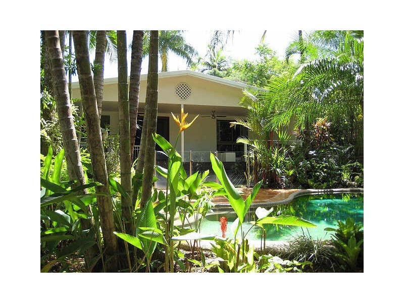 41 Hadrian Avenue, Mooroobool QLD 4870
