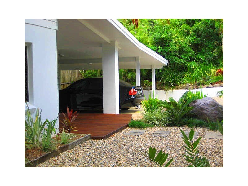 41 Hadrian Avenue, Mooroobool QLD 4870