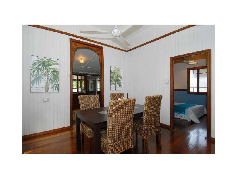 33 Smith Street, Cairns North QLD 4870