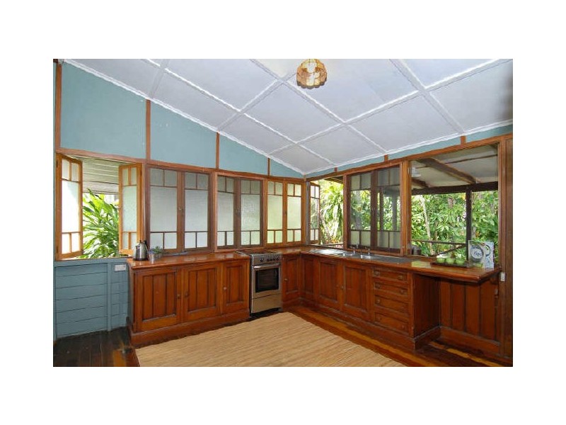33 Smith Street, Cairns North QLD 4870